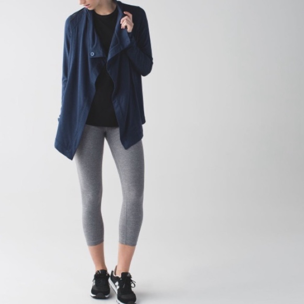 Lululemon Coast Wrap Size 10 Pockets Gym Sweatshirt Navy Blue Open Front Jacket